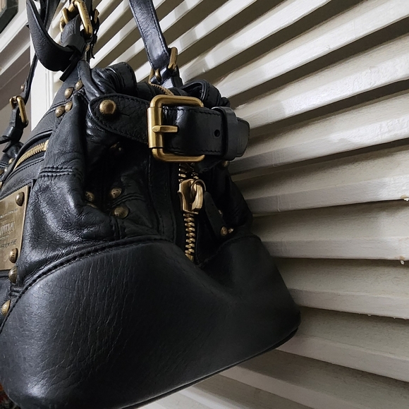 LOUIS VUITTON Limited Edition Black Lambskin Leather Riveting Bag - Picture 11 of 16